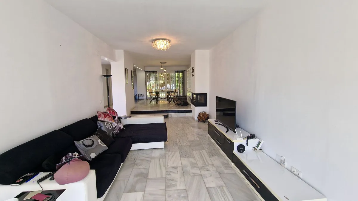 024244e9-56c3-4784-8a19-e6cb1b274b82