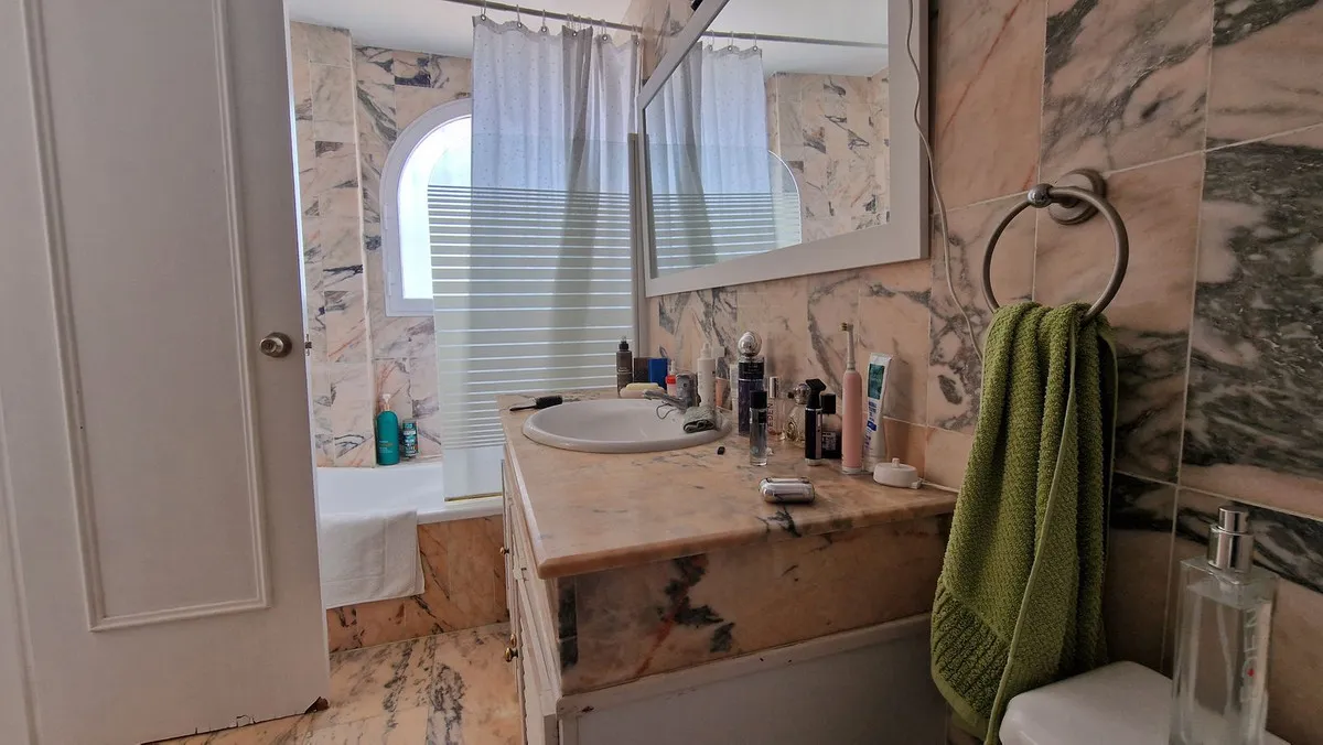 2fbfbcb9-2312-47f8-8dfe-f8b875f77cc8