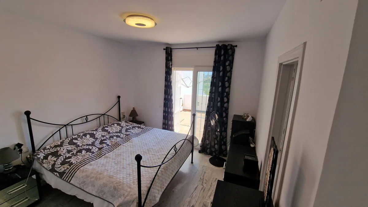 3e77a8c6-d1b7-480b-ba27-6d70bdff657b