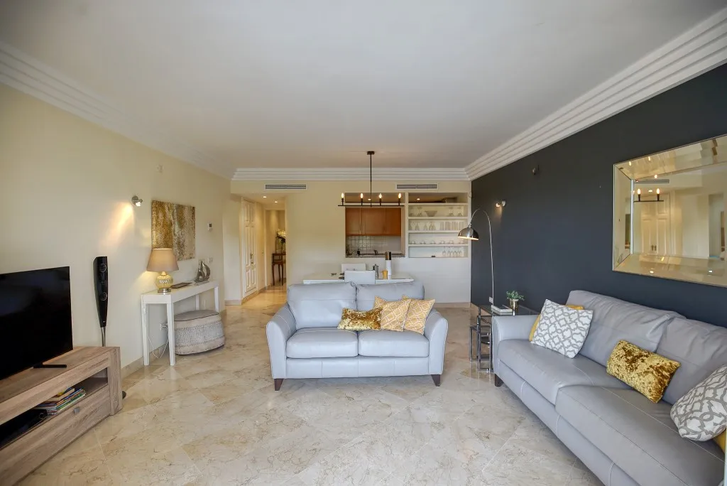 3c8cdb9a-7b4d-4da8-a9a0-853b7a14cf1c