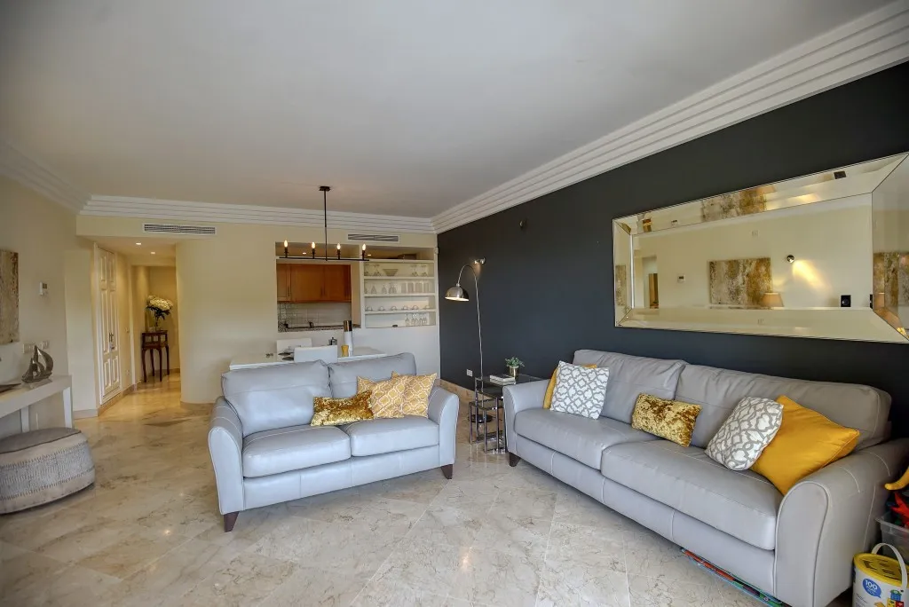 5b46fc40-feb2-45c0-a6d0-9de867d8d924