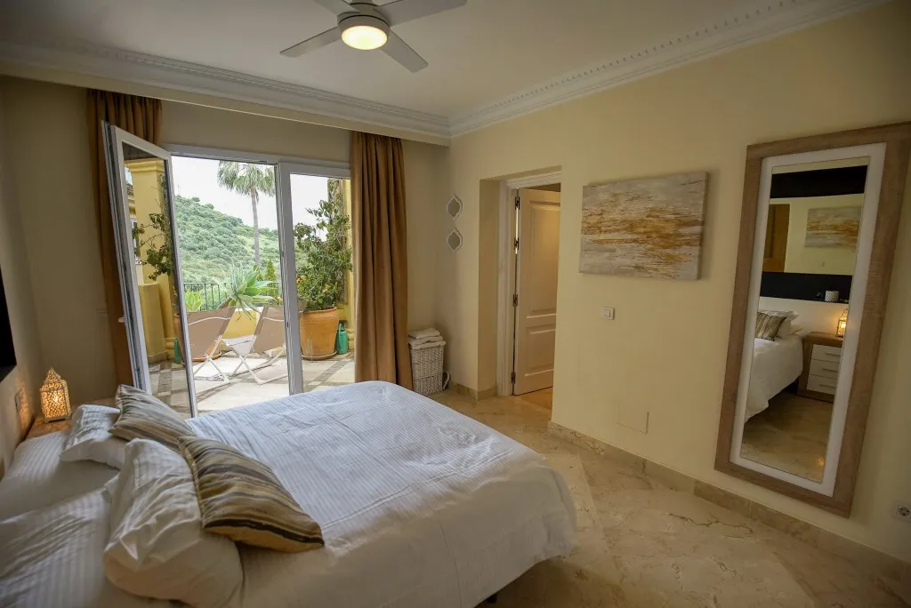 afedfe75-0e01-4f2f-bbc0-c3296c405981