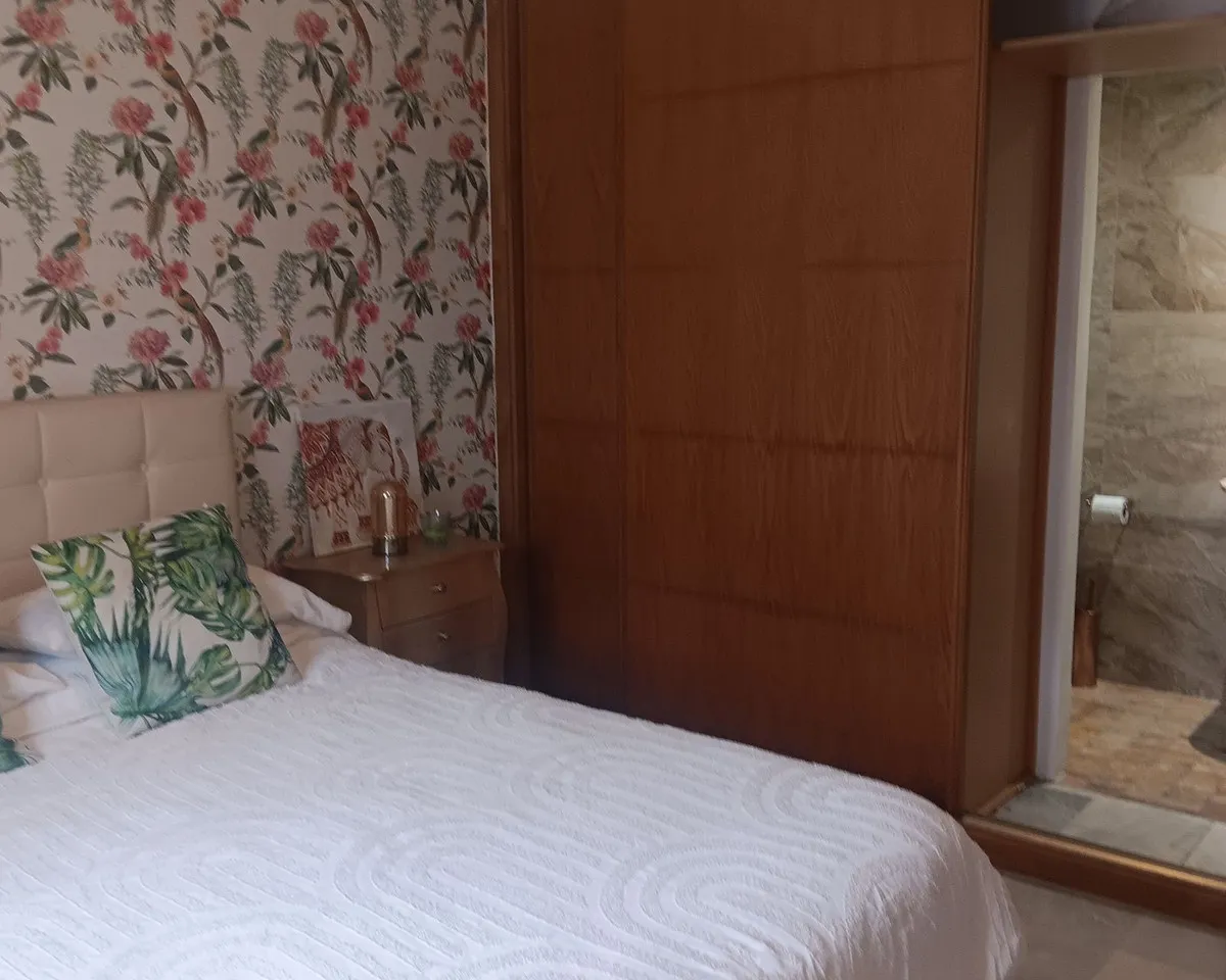 e4818905-63a8-41f1-b73a-f31f8d800bb6