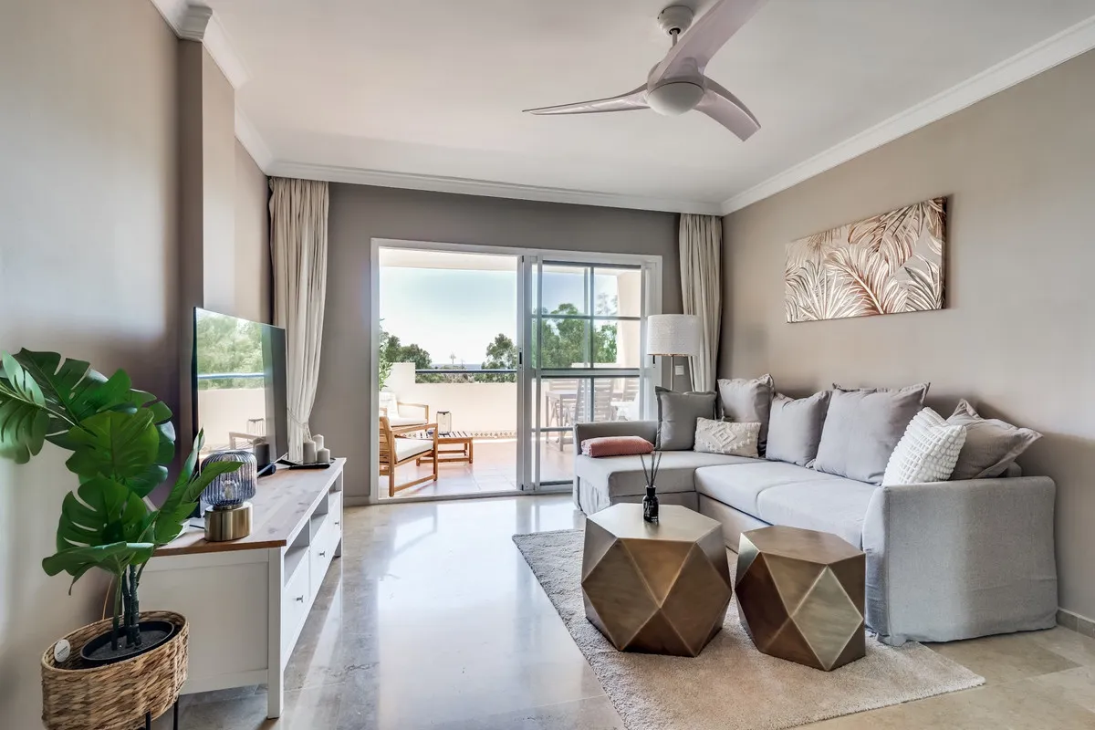 e0618142-527c-482e-8557-c0f5c5747586