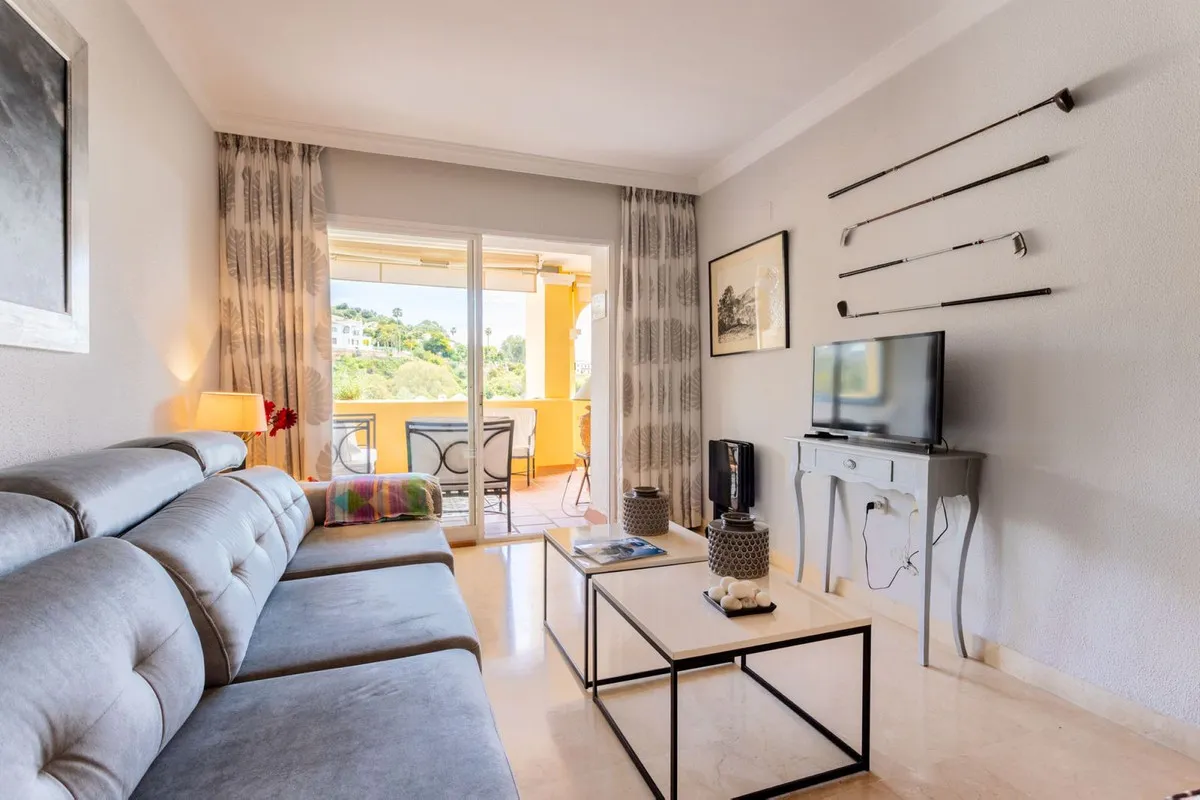 1ffb856a-064a-4901-8248-eddca57b2de2