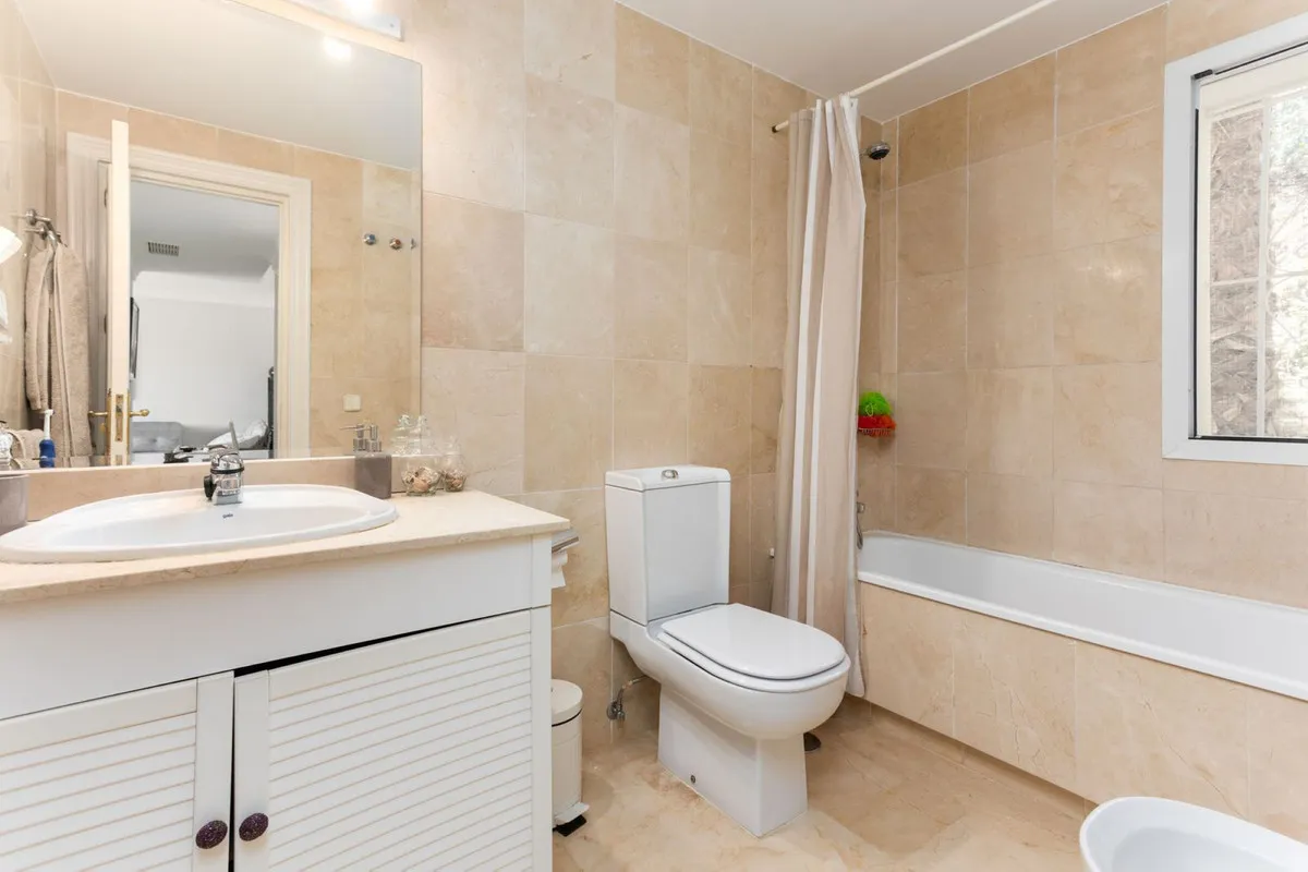 35f01448-5a9a-40b2-8527-d22296c87358