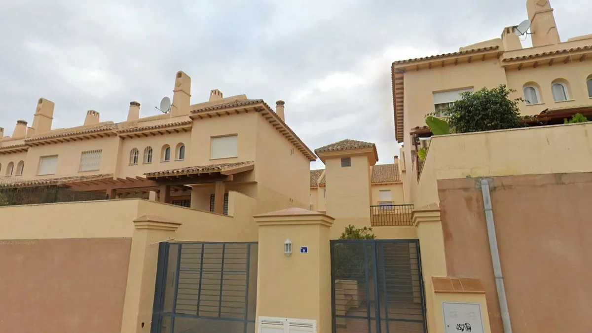 7e361f0f-7a9a-4bf0-b688-a7a317312aa3