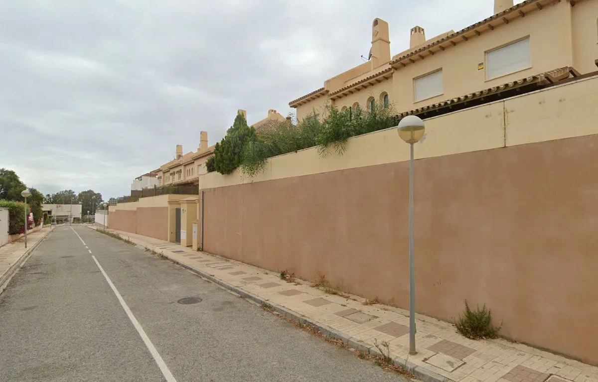 1f63e89e-496c-4100-b91c-ece82cf45492