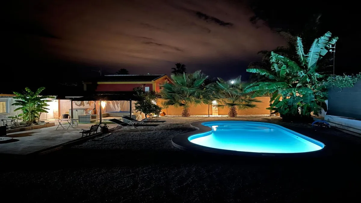 f2d7da74-c9bc-4300-8612-f855b7315705