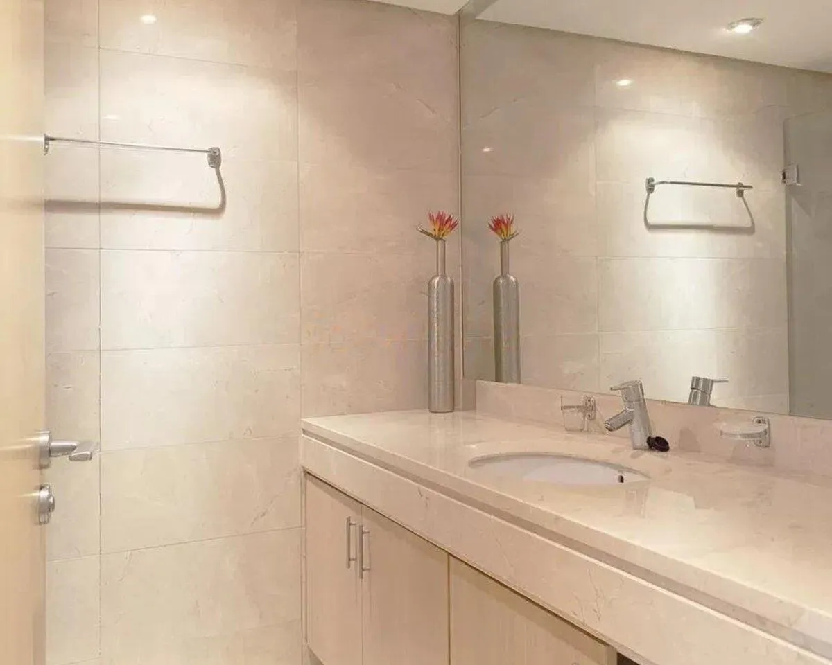 98803102-79db-408f-8ed6-284aea2ec393