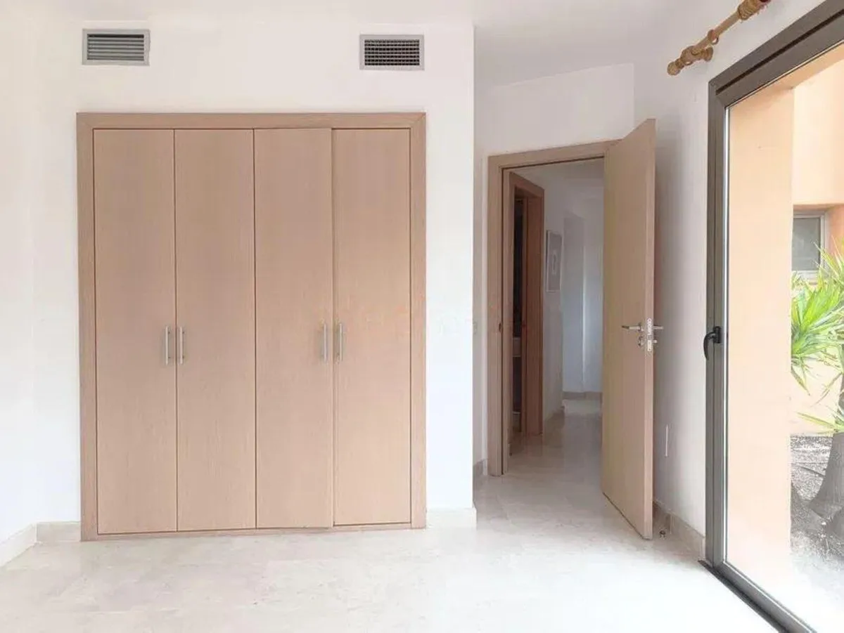 d9afb24b-56cc-4e5b-8b68-ef8b9077c31c