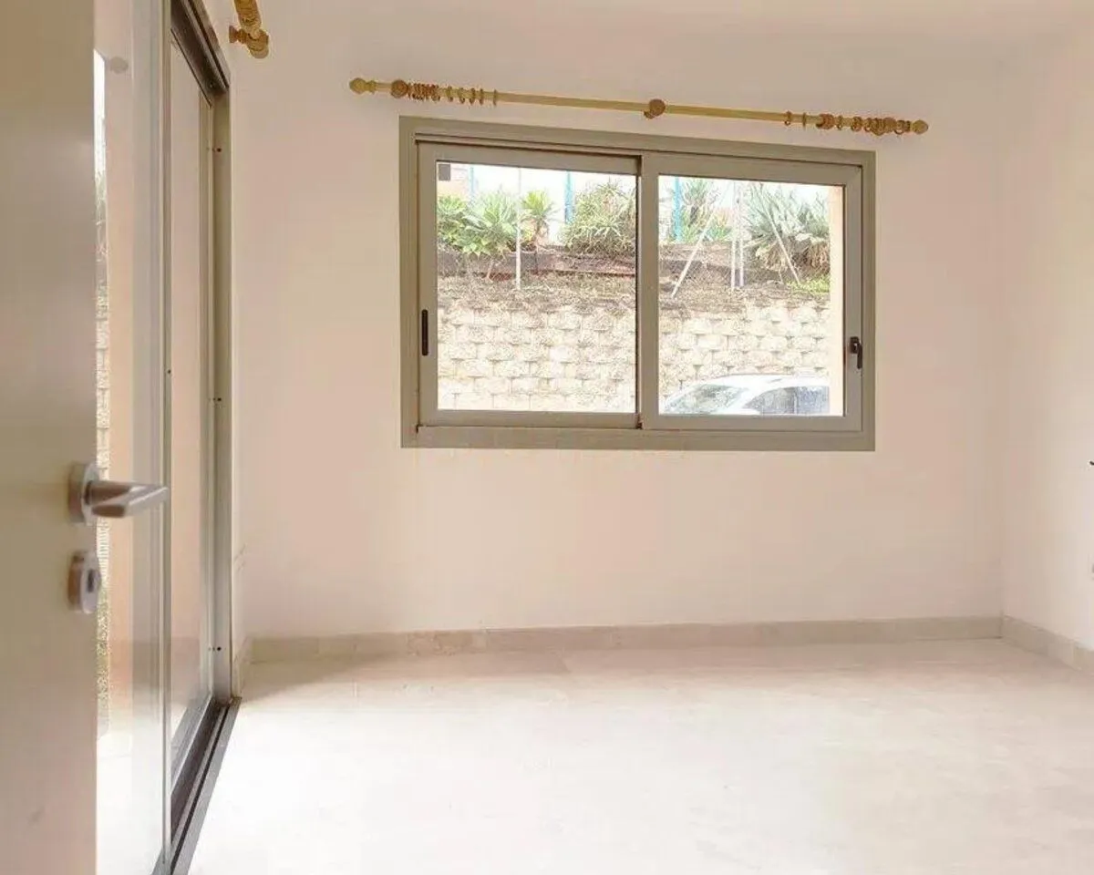 e2b0be92-fd53-494d-b888-7808601b501c