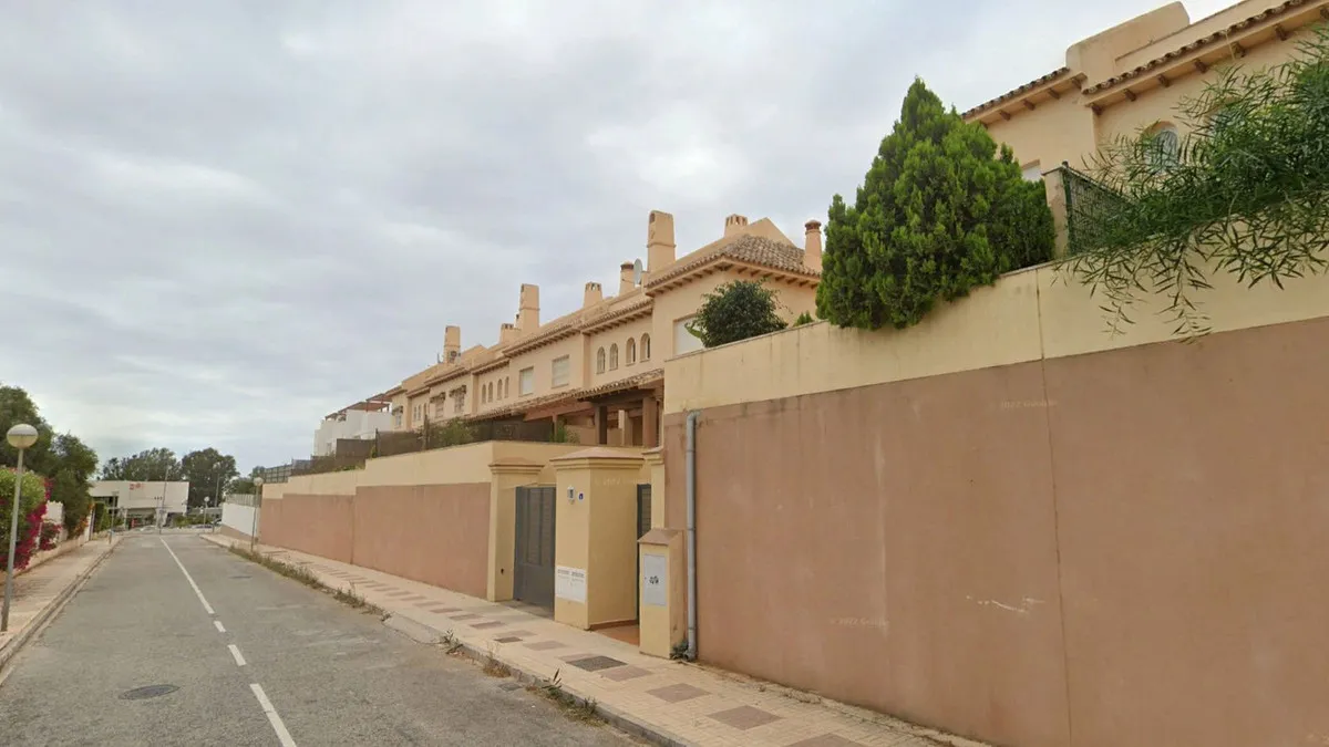 93424fc9-bbb3-4770-aded-53cf4a2987a5