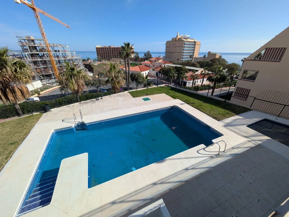 f8235a6d-92b0-4b21-b09d-382368d7a370