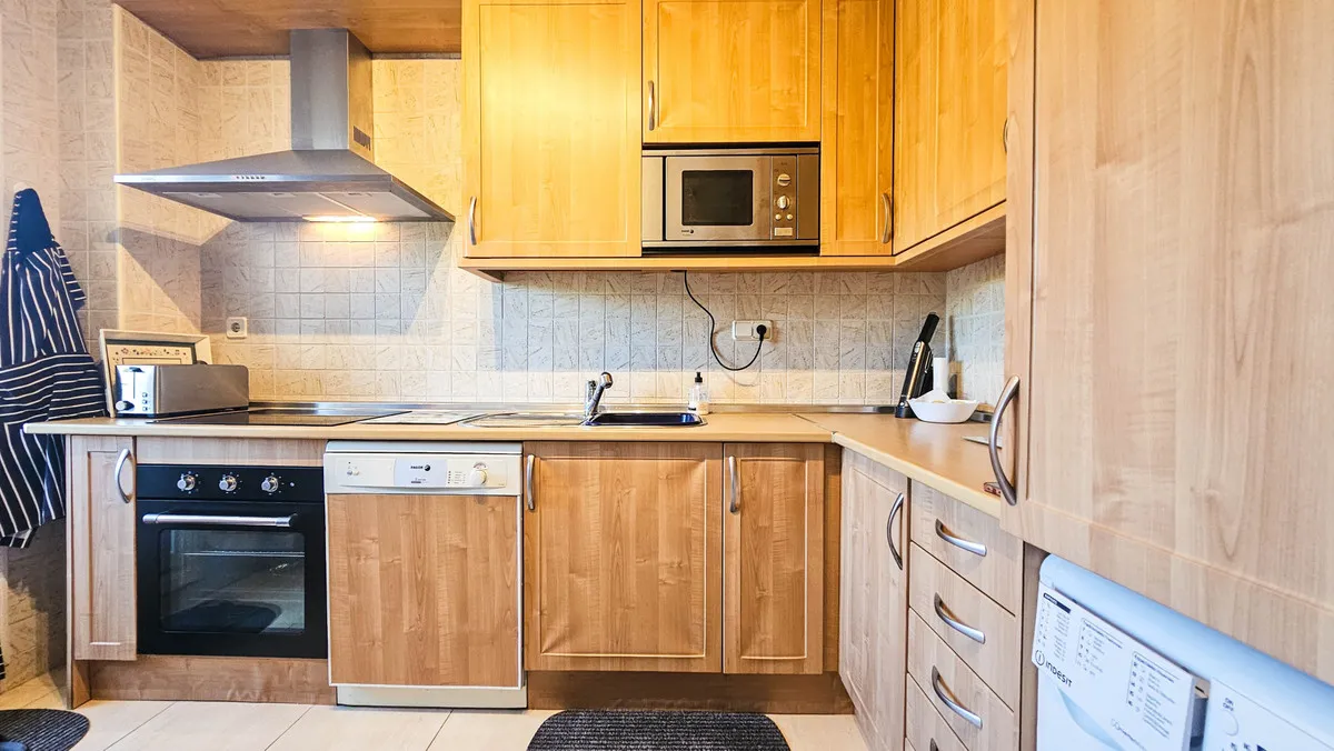 849b328b-8393-4596-a663-15b9aaed3628