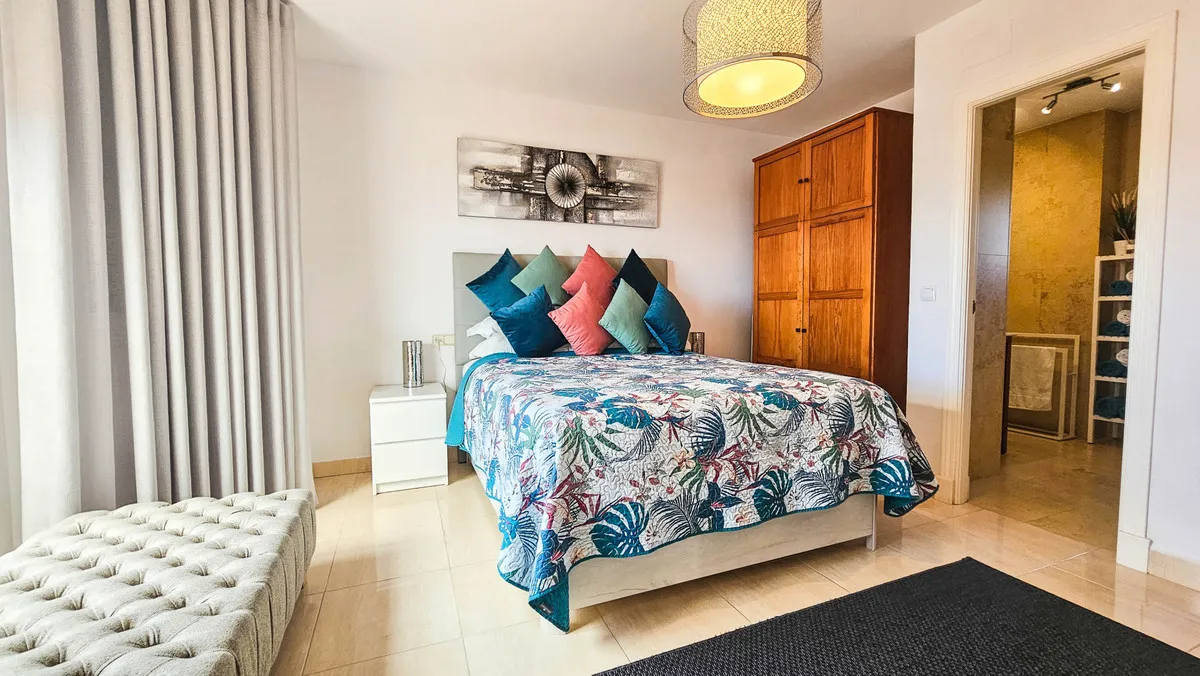 d4d1e454-2638-4a95-8e9a-0f6df7c5dab6