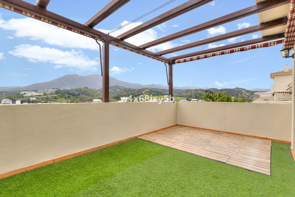 8be540f5-aaed-4f33-ab52-e9b957c1c376