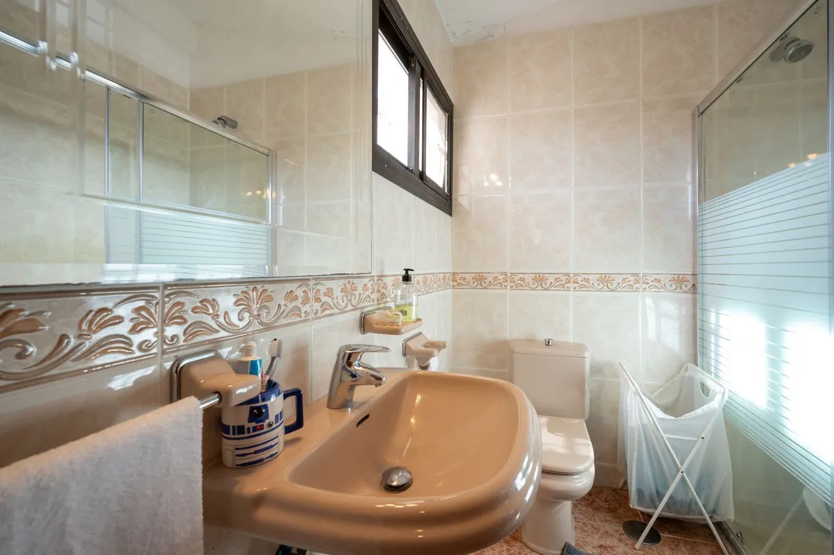 2021dc2d-074a-4a85-bf78-c9fdd89f24d7