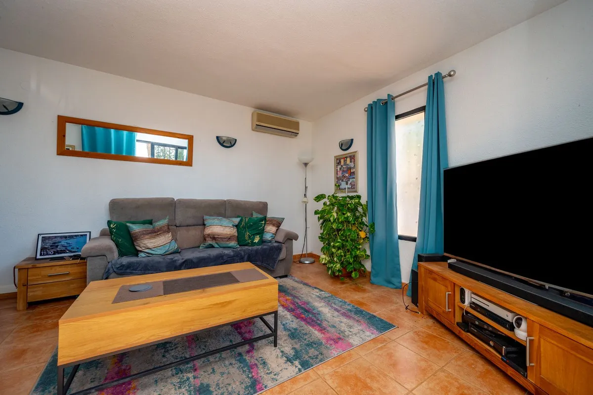 28e7a53e-abd9-496a-b526-600a05c0a875