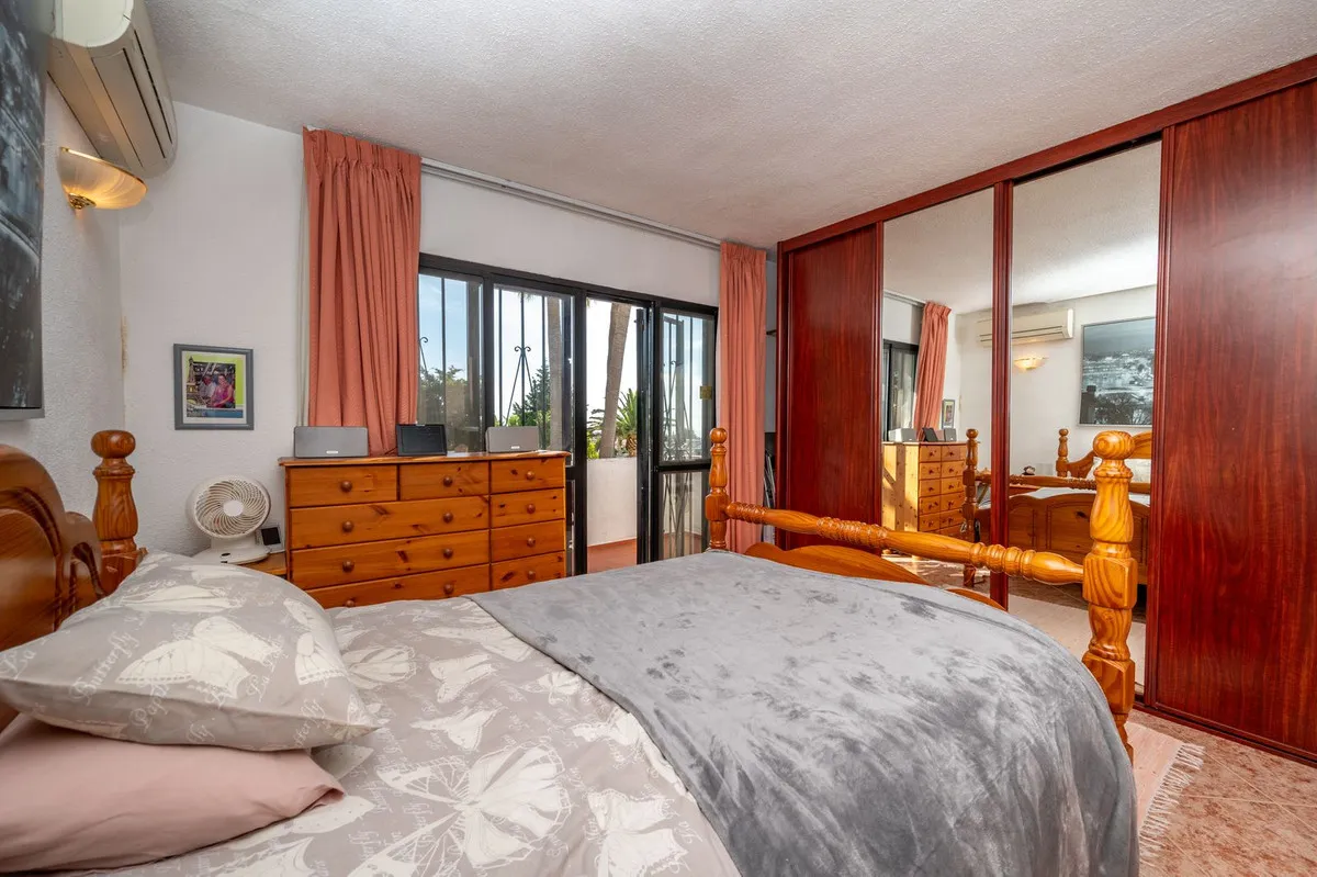 9aecb06d-69c6-429c-a053-a4e064da82e7