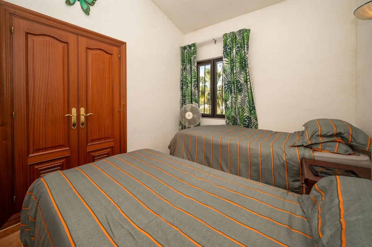 a05544b7-854d-4ce8-9901-22f69ae0c072