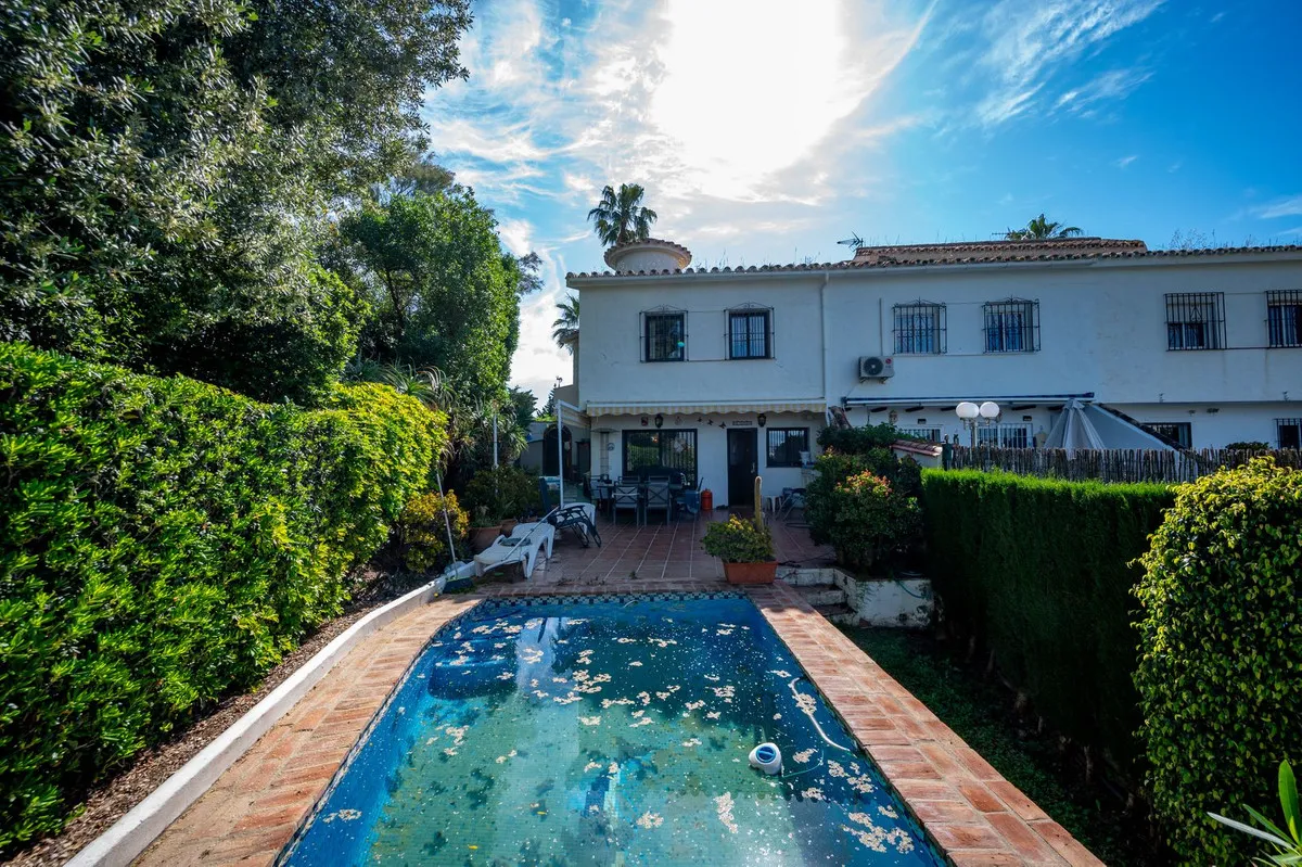 f63fd0c5-5be5-4967-b082-938de49ec7bd