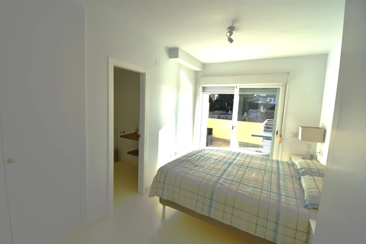 2f8ea1c0-50bc-42f0-88f2-e2bc3297865e