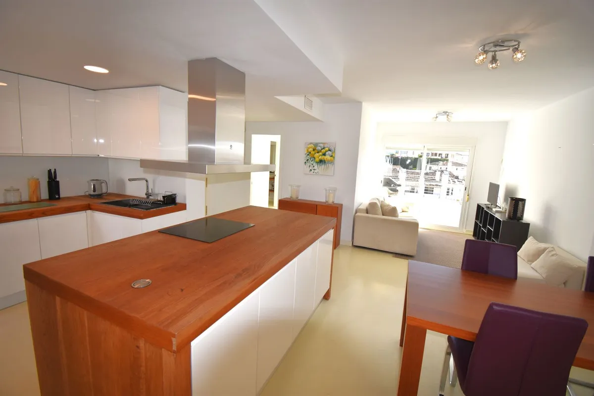 cebf8574-e576-4566-ac3d-defcb676c363