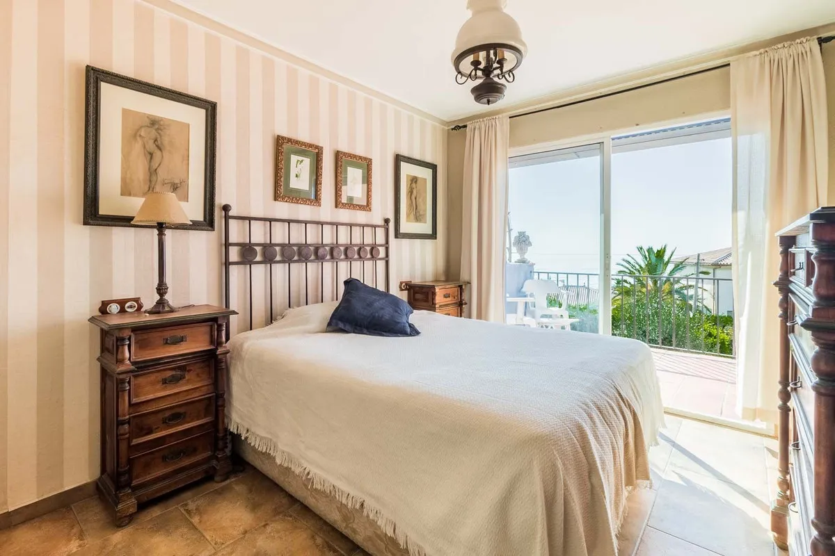 c5964478-7d97-49e0-9add-a6d3c6e19ffe