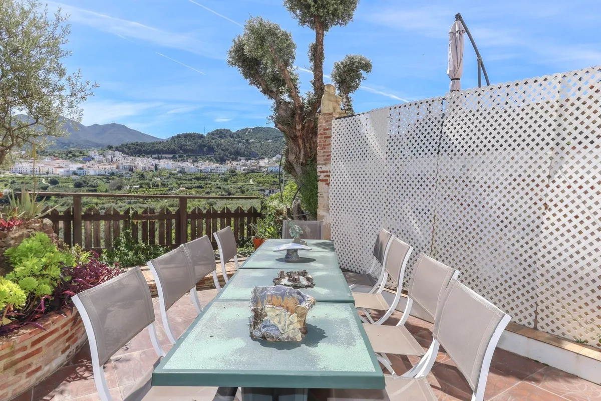 8d73b184-347b-4dfc-98a6-aefa1b6b232d