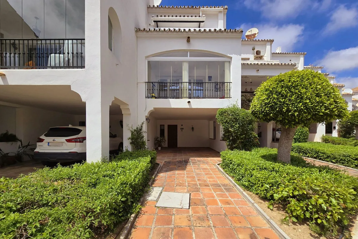 f8d93623-9904-47de-af2a-8d0d10daf1c7