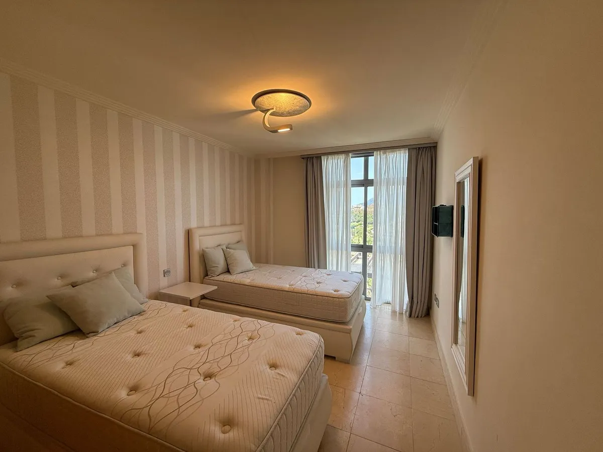 0d3e42b4-b4dc-4b39-bad7-3d72039f8e3d