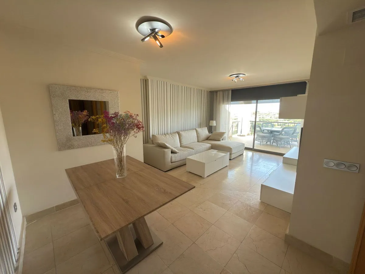 6170bb96-d699-4af0-b440-95e87b43d041