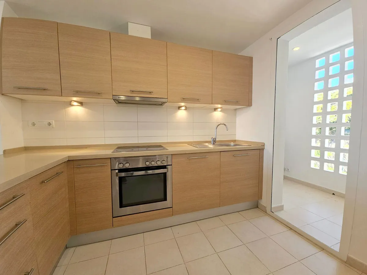 dce3ad10-d7fc-4a74-a869-c63c12f04b2f