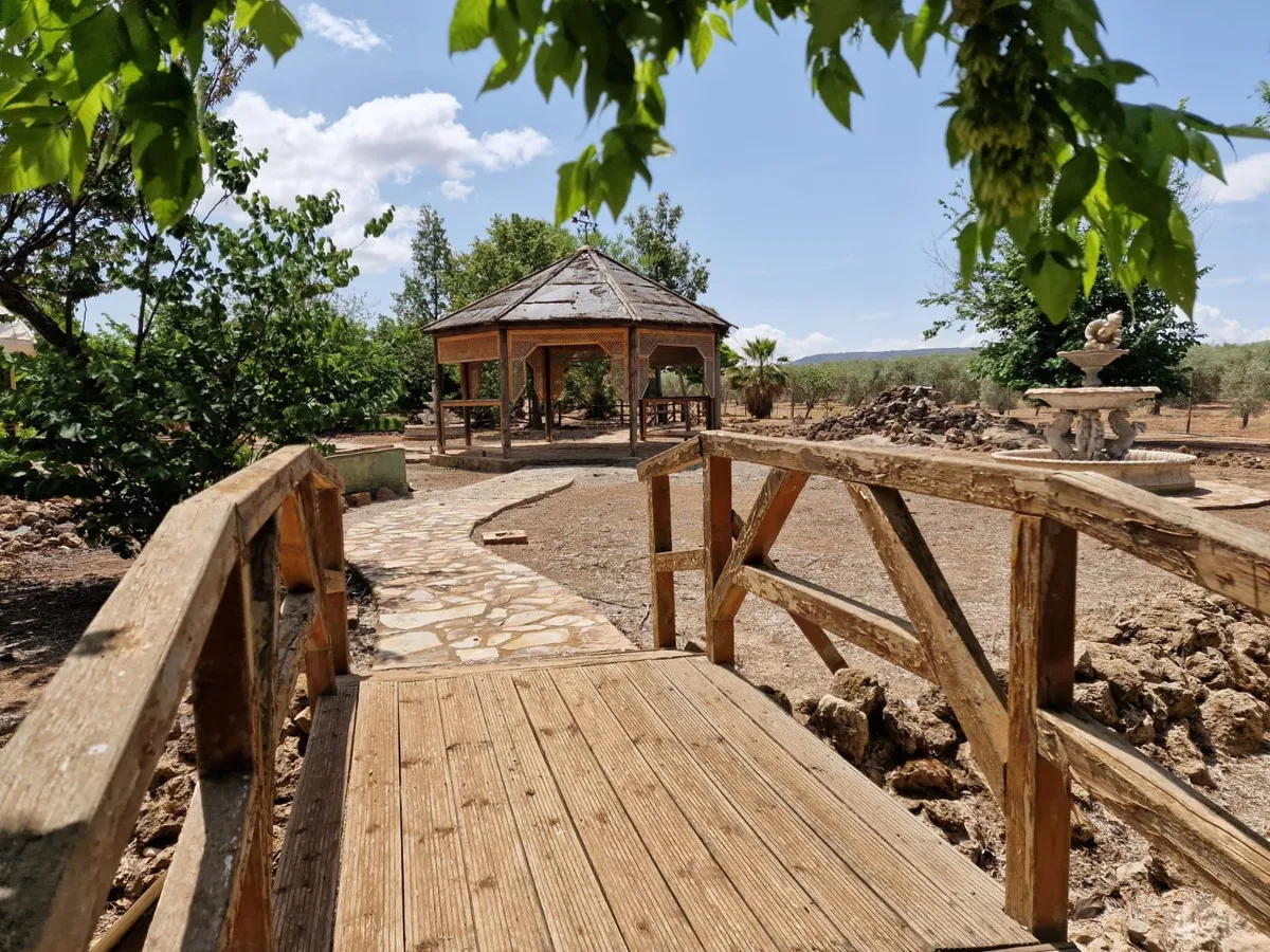 85d6e176-5f69-47cb-b4be-8cd52238a4f2