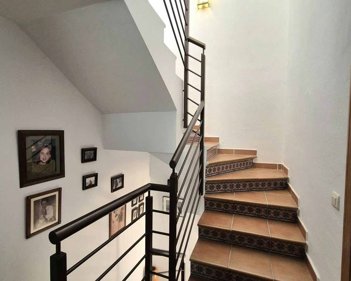 8c827f9d-ef77-4704-91df-d63b5b7c1b6c