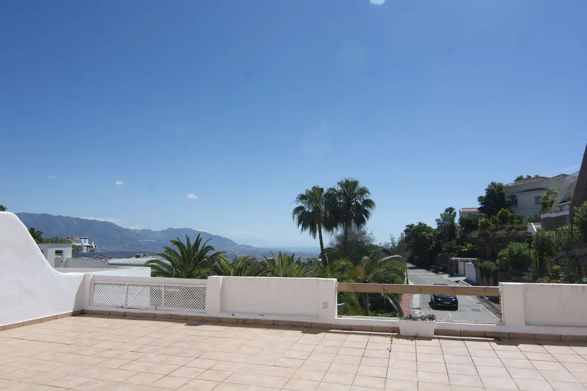 afd1f823-45c8-4520-b87d-2afaf6e8fdba