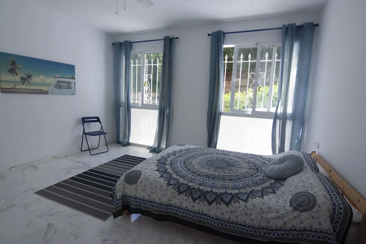 ef97d633-b7c4-4287-81ff-668aaf308f52