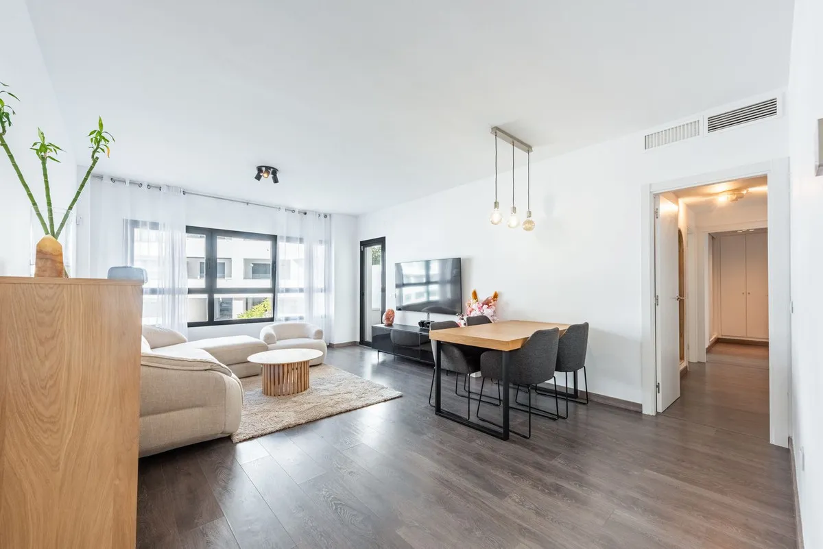 63a4eae1-22d2-403e-aa1a-88babe5afd80