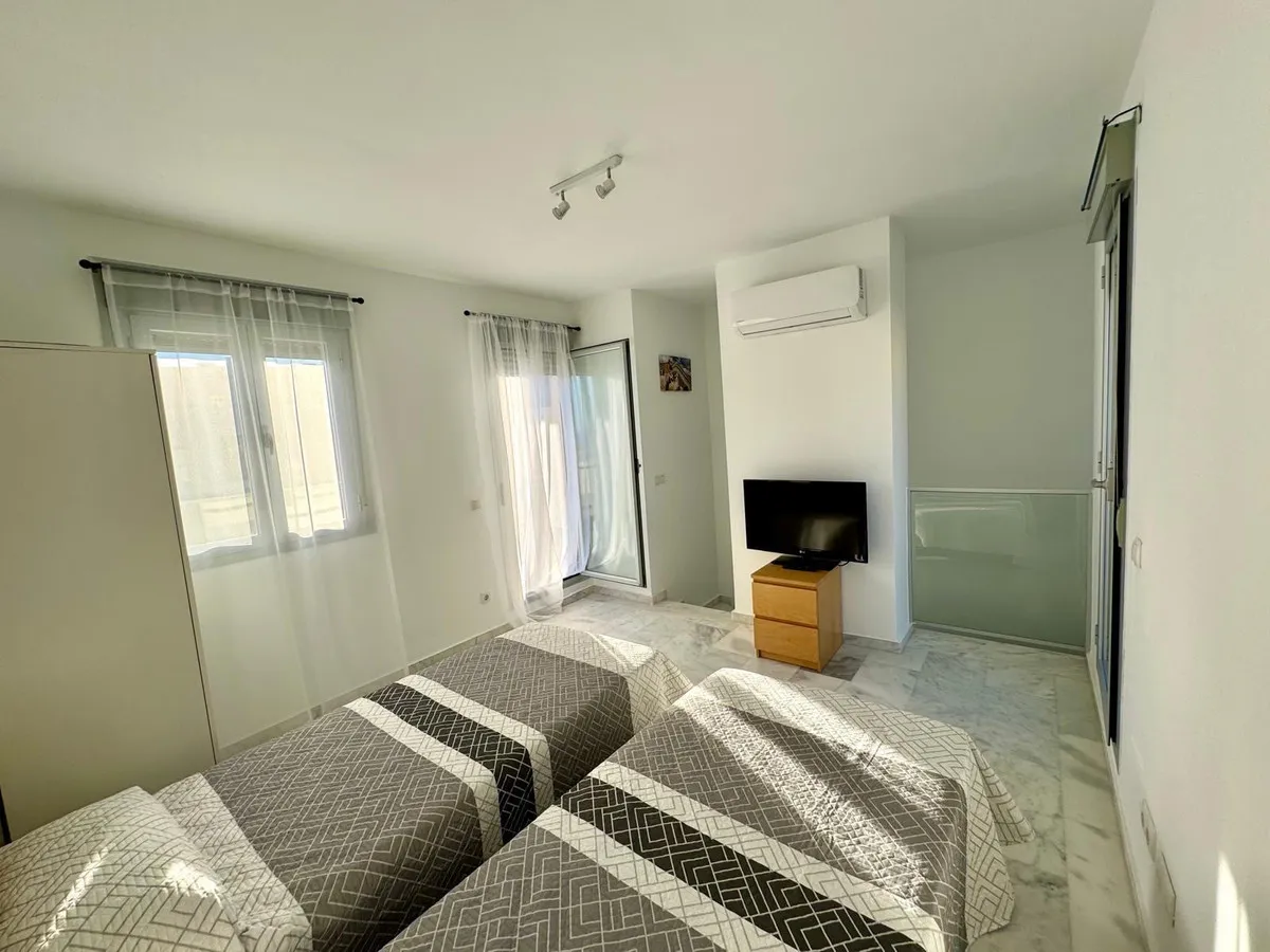 1614c6db-360b-4558-a1de-e2e6b4facb9c