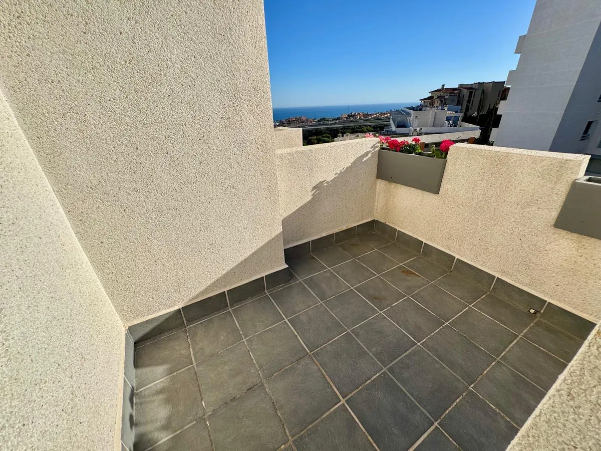 8d7afb2c-7331-4101-9b41-bea403f92597