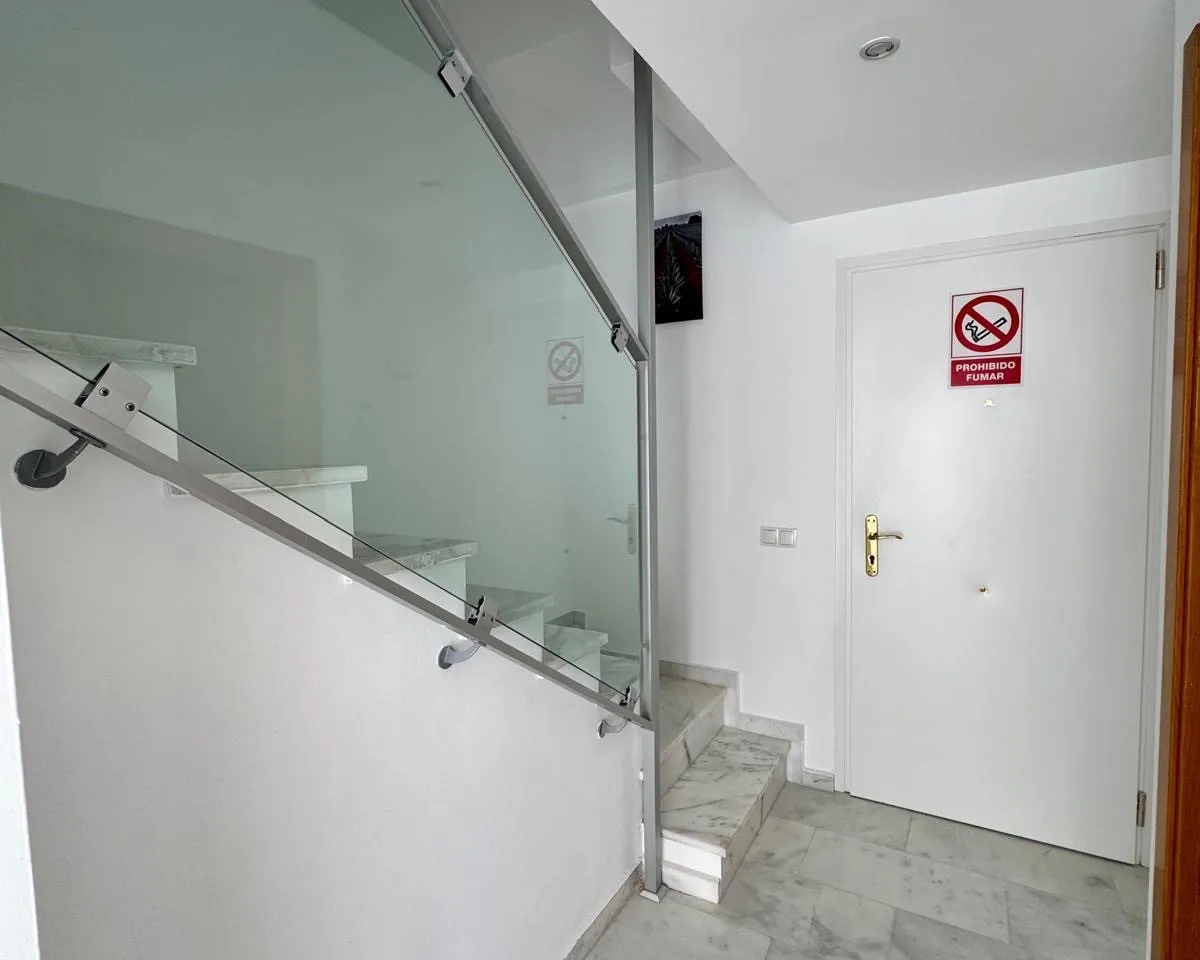 b240b463-8214-4979-968f-ab11e50a82c2