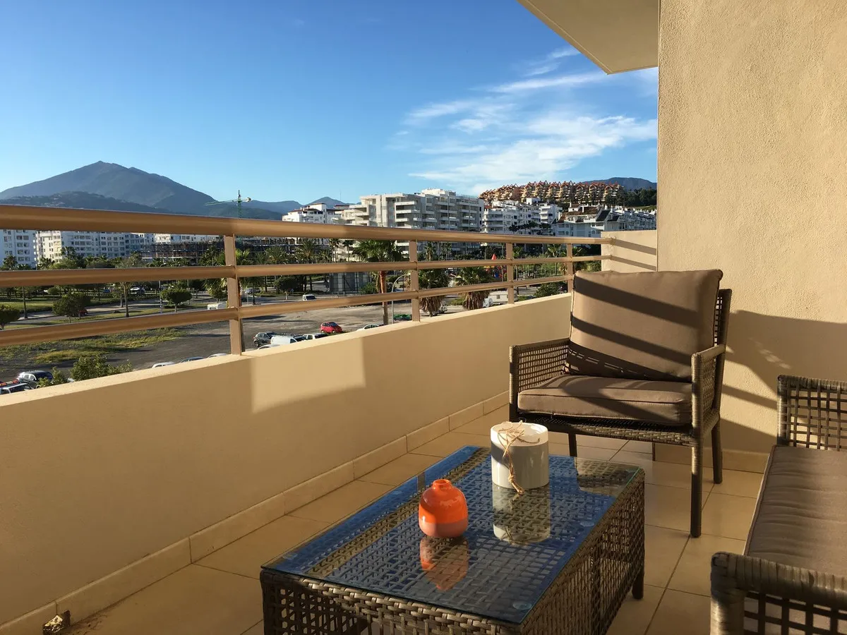 01f4fa64-82b0-45c2-b08e-6984ea2598b9