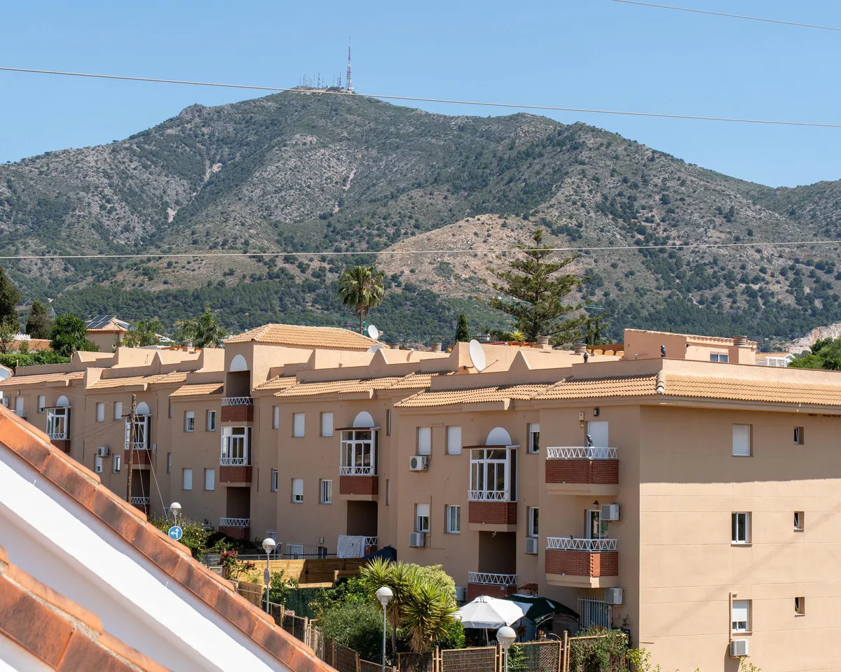 b096c47a-1919-47bd-a94b-02e7e351232e