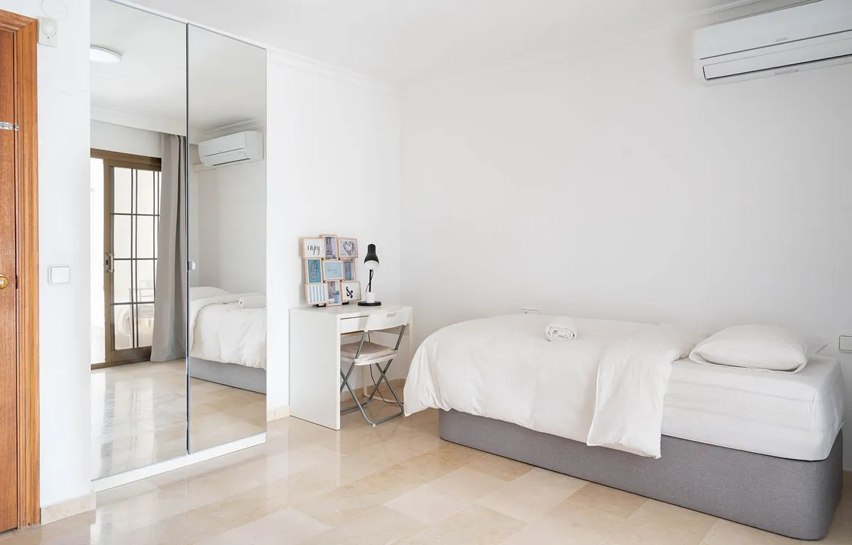 7c9e378e-558a-4574-b651-94f264343806