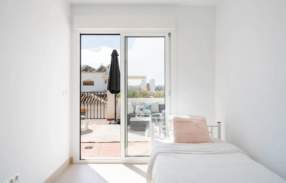 db160db9-6d00-495f-a823-c138fe84bff4