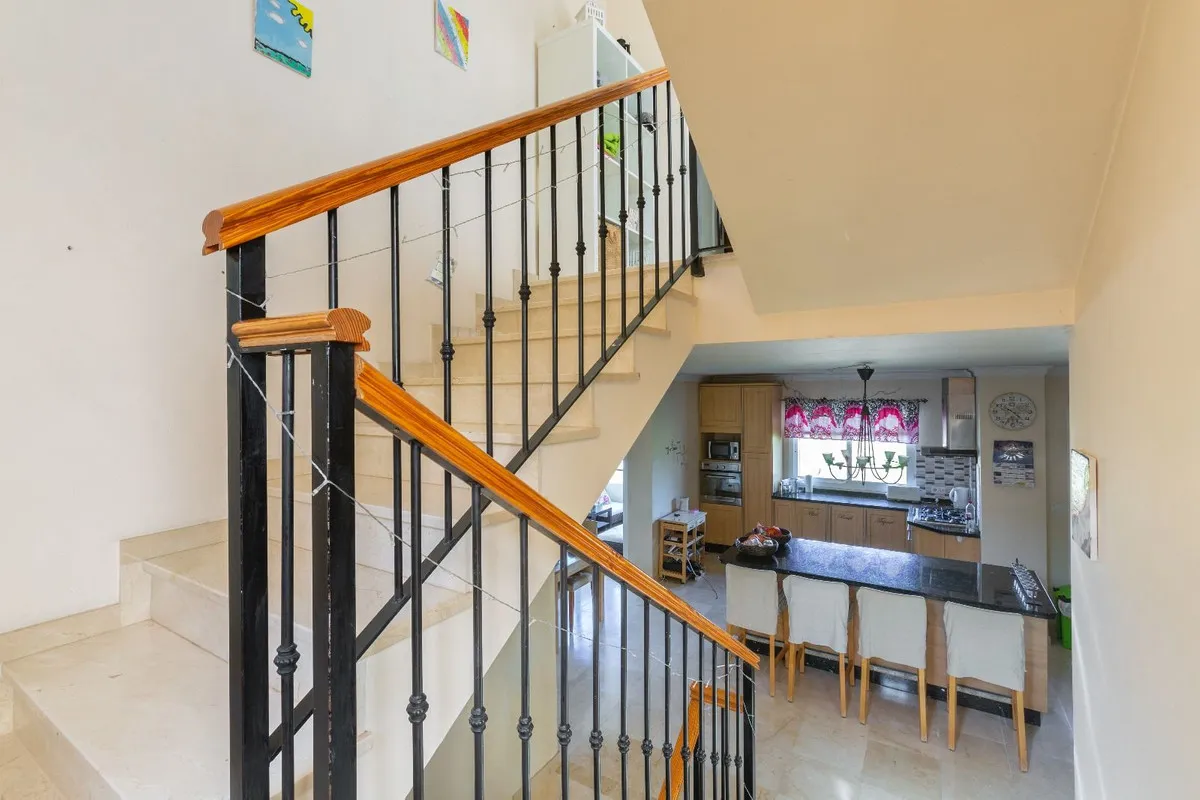 533c8d80-ebf2-4f70-ad76-2e41c2282b27