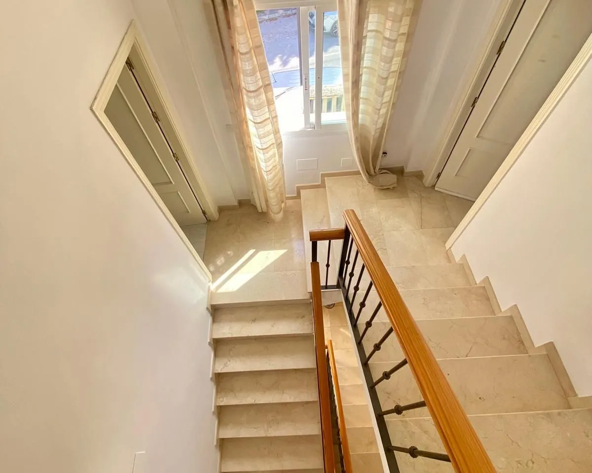 6e385d2a-6aee-44c2-8ce1-6ab5c4672c89