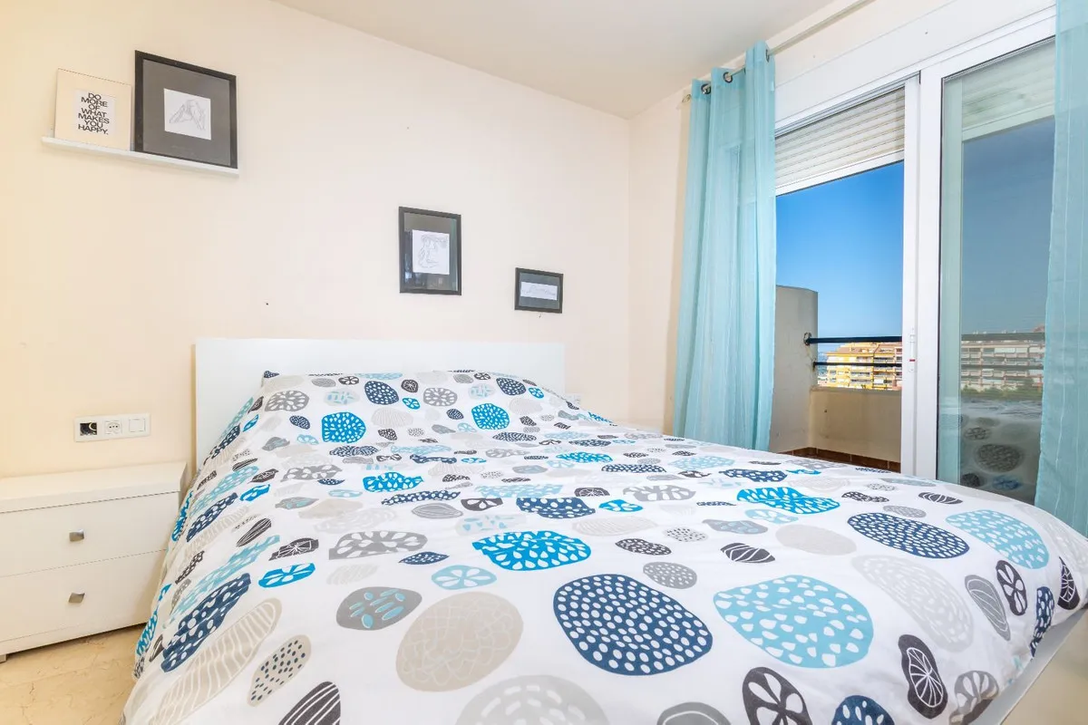 f17474a2-80dd-45b5-8750-f4db12a957fe