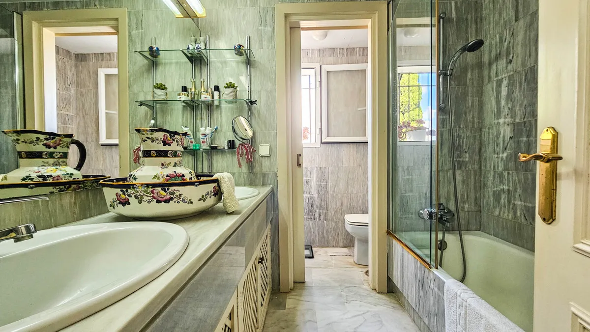 63eee377-32aa-4cce-932c-7579865624d5